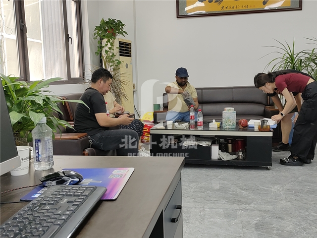 孟加拉國客戶到我公司考察、洽談合作
