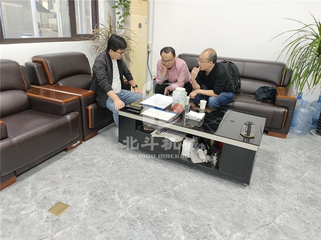 為什么樹枝粉碎機(jī)能不斷吸引客戶訂購(gòu)